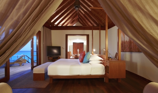 classictravel.com-Anantara Dhigu Resort & Spa-Sunrise Over Water Suite bedroom