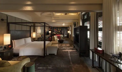 Waldorf Astoria Beijing-hutong-villa-master-guest-room