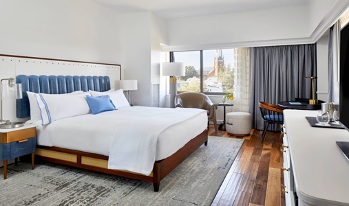 Annapolis Waterfront Hotel Autograph Collection - King Corner Guest Room - Book on ClassicTravel.com