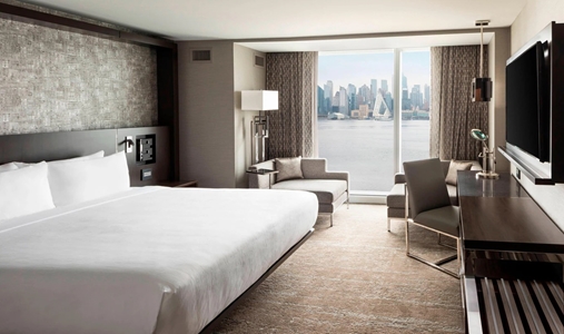 Envue Autograph Collection - Grand Deluxe Skyline - Book on ClassicTravel.com