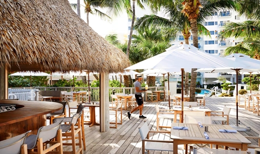 Cadillac Hotel and Beach Club Autograph Collection - Beachfront Bar - Book on ClassicTravel.com