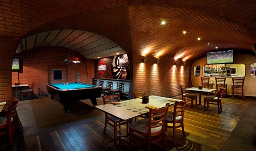 Al Habtoor Grand Resort, Autograph Collection - Underground Pub 2 - Book on ClassicTravel.com