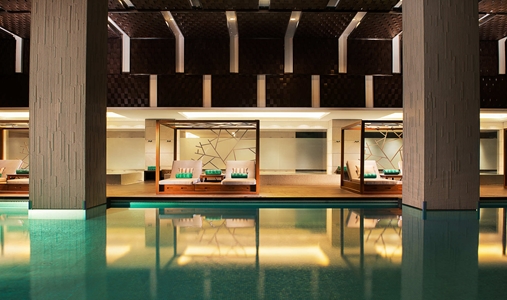 Banyan Tree Shanghai On the Bund - Pool - Book on ClassicTravel.com