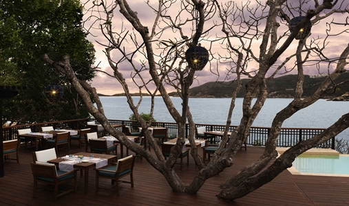 Banyan Tree Cabo Marqués - Las Rocas Bar and Grill - Book on ClassicTravel.com