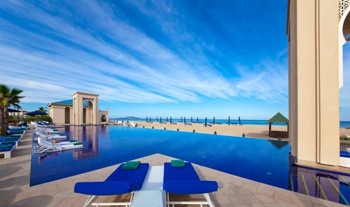 Banyan Tree Tamouda Bay - Beach Club - Book on ClassicTravel.com