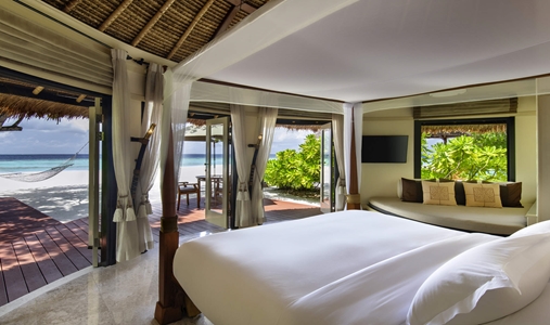 Banyan Tree Vabbinfaru - Beachfront Pool Villa - Book on ClassicTravel.com