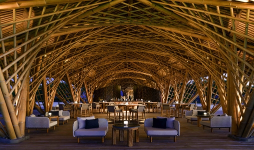Banyan Tree Vabbinfaru - Madi Hiyaa Interior - Book on ClassicTravel.com
