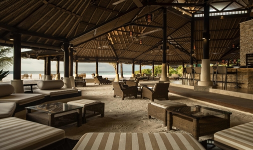 Banyan Tree Vabbinfaru - Naiboli Bar - Book on ClassicTravel.com