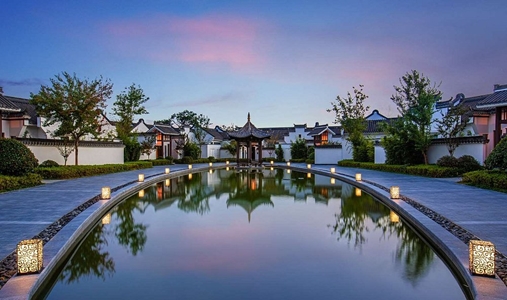 Banyan Tree Huangshan - Moon Pond - Book on ClassicTravel.com