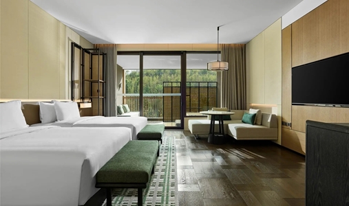 Banyan Tree Dongguan Songshan Lake - Deluxe Lakeside View Balcony Twin Room - Book on ClassicTravel.com