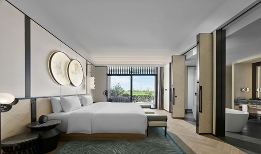 Banyan Tree Yangcheng Lake - Lagoon View Pool Room - Book on ClassicTravel.com