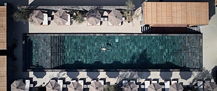 classic-travel-com-istoria-beach-hotel-santorini-pool