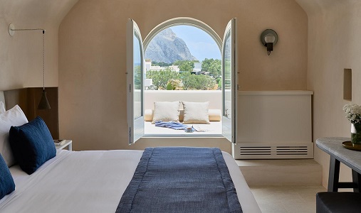 classic-travel-com-istoria-greece-rakonto-suite