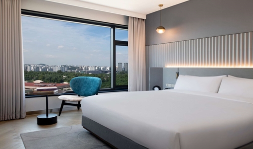 Mondrian Seoul Itaewon - Suite Mondrian King - Book on ClassicTravel.com