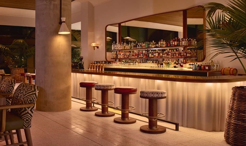 Mondrian Gold Coast - Bar - Book on ClassicTravel.com