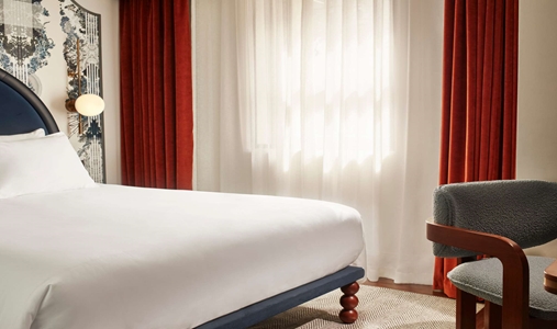 Hyde London City - General Admission Queen - Book on ClassicTravel.com