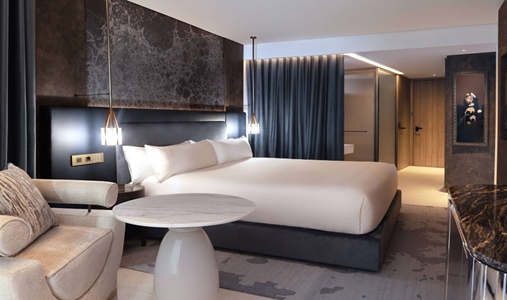 SLS Barcelona - Captivate King - Book on ClassicTravel.com
