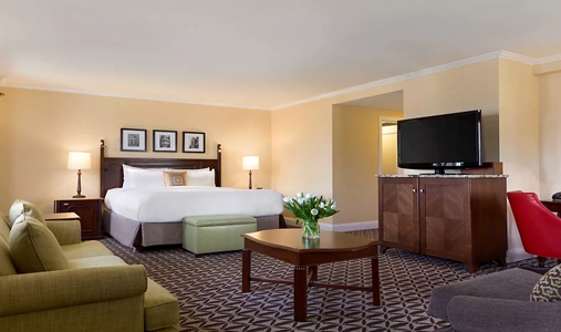 Fairmont Le Manoir Richelieu - Suite - Book on ClassicTravel.com