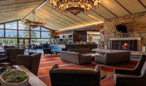 Fairmont Jasper Park Lodge - Bar - Book on ClassicTravel.com