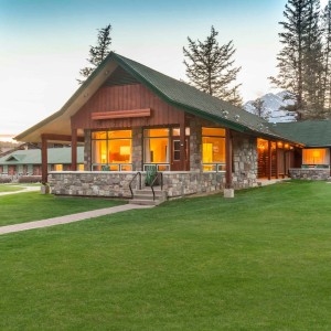 Fairmont Jasper Park Lodge - Guestroom  outside - Book on ClassicTravel.com