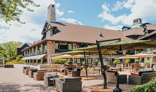 Fairmont Le Château Montebello - Restaurant Exterior - Book on ClassicTravel.com