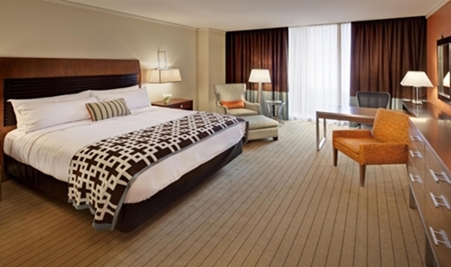 Fairmont Pittsburgh - Deluxe King River View - Book on ClassicTravel.com