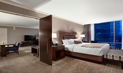 Fairmont Pittsburgh - Suite - Book on ClassicTravel.com