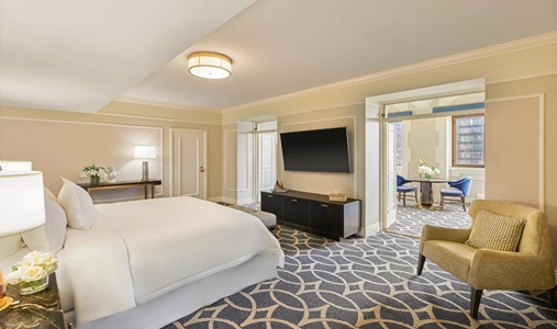 Fairmont Hotel Vancouver - Suite 2 - Book on ClassicTravel.com