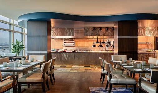 Fairmont Vancouver Airport - Restaurant 2 - Book on ClassicTravel.com