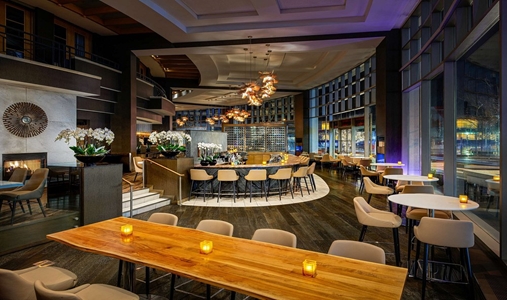 Fairmont Waterfront - Bar Lounge - Book on ClassicTravel.com