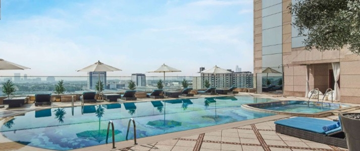 Fairmont Dubai - Pool - Book on ClassicTravel.com