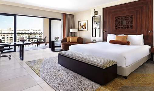 Fairmont The Palm - Fairmont Heritage King - Book on ClassicTravel.com