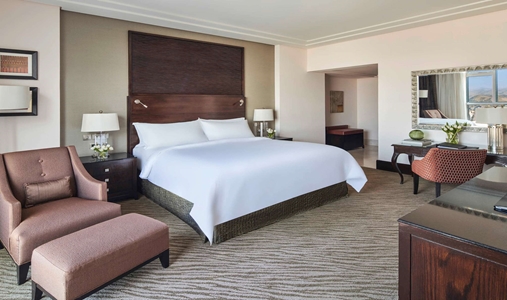 Makkah Clock Royal Tower A Fairmont Hotel - Junior Suite - Book on ClassicTravel.com