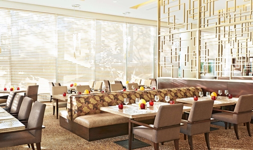 Fairmont Makati - Cafe Macaron - Book on ClassicTravel.com