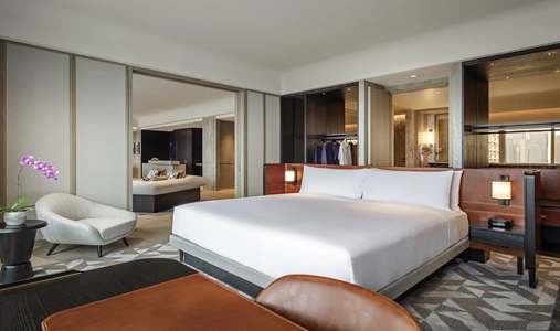 Fairmont Singapore - Governor Suite - Book on ClassicTravel.com