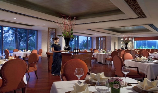 Fairmont Yangcheng Lake - Yi Feng Court - Book on ClassicTravel.com