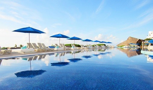 classictravel-com-live-aqua-cancun-pool
