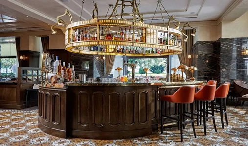 Four Seasons Gresham Palace - Koll ZS Brasserie & Bar - Book on ClassicTravel.com