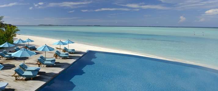 classictravel.com-Anantara Dhigu Resort & Spa-Pool and beach