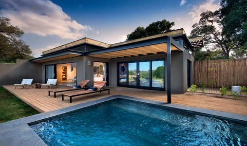 Lion Sands River Lodge - River Lodge Suite Deck Pool - Book on ClassicTravel.com