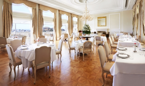 Classictravel.com-Virtuoso-King George-Tudor Hall Restaurant Lounge