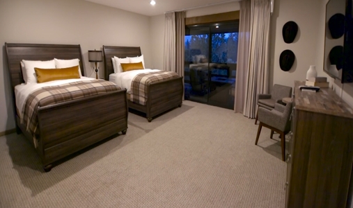 RiverView Ranch - The Lodge Room