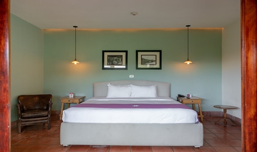 Alta Las Palomas - Deluxe King - Book on ClassicTravel.com