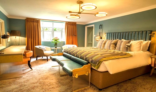 Homewood - Luxe Hot Tub Suites