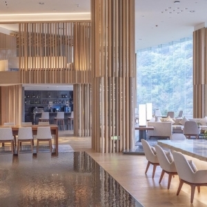 Lakeview Hotel Yulongwan Kunming - Lobby Bar - Book on ClassicTravel.com