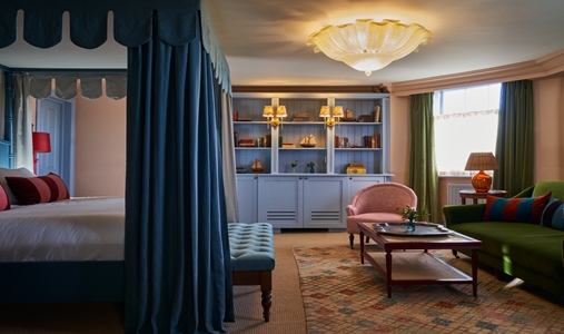 The Mitre Hampton Court - King Henry Suite - Book on ClassicTravel.com