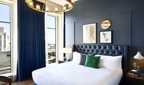 The Grady - Riverview Corner King Room - Book on ClassicTravel.com