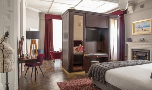 The Wilder Townhouse - Lady Jane Suite - Book on ClassicTravel.com