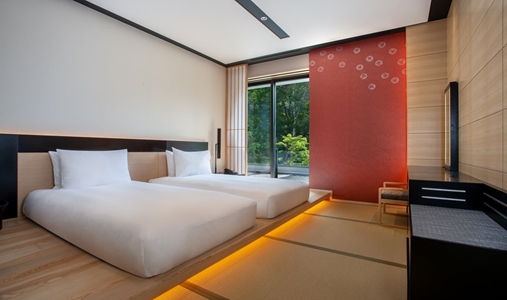 Chalet Ivy Jozankei - Deluxe Corner Suite Bedroom - Book on ClassicTravel.com