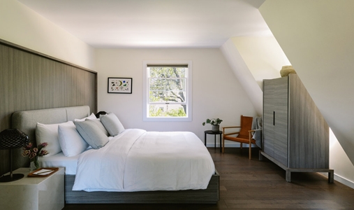 The Roundtree Amagansett - 2BR Main House King Room - Book on ClassicTravel.com